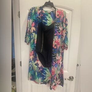 LOFT Swimsuit Coverup Lightweight kaftan style floral beach swimsuit size xs/s
